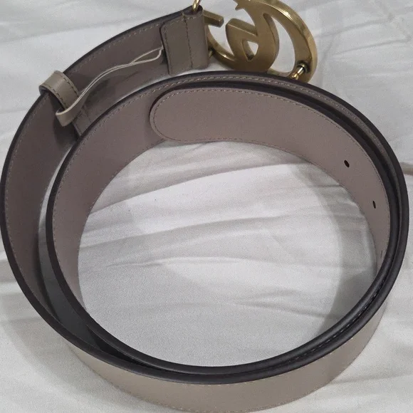 Gucci Taupe Pink Leather Belt with Gold Double G Buckle - Picture 13 of 16